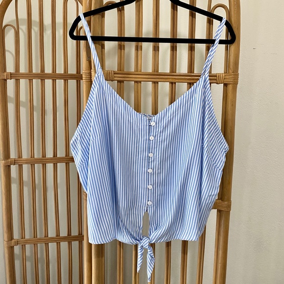 Forever 21 Tops - Forever 21 plus size 3X tie front tank top